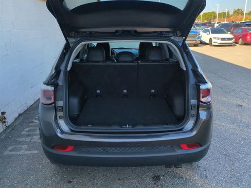 Certified 2019 Jeep Compass Limited image 33