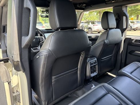 Used 2025 Ford Bronco Outer Banks AWD/4WD image 20