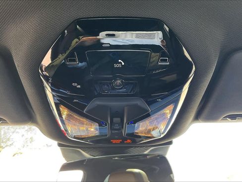 Used 2026 BMW 550e xDrive w/ Premium Package image 28