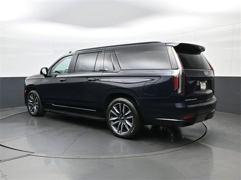 Used 2021 Cadillac Escalade ESV Sport Platinum image 7