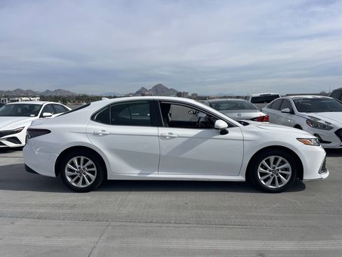 Used 2024 Toyota Camry LE image 3