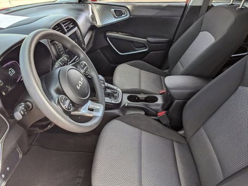 Used 2025 Kia Soul LX w/ LX Technology Package image 22