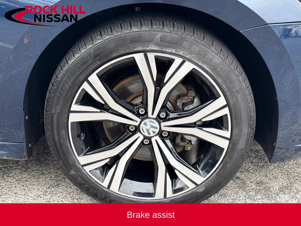 Used 2021 Volkswagen Passat 2.0T SE FWD image 9