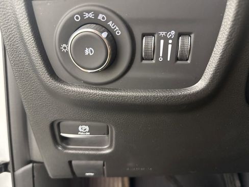 Used 2023 Jeep Grand Cherokee L Limited AWD/4WD image 23