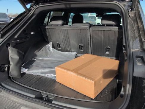 New 2026 Chevrolet Equinox EV LT AWD/4WD image 10
