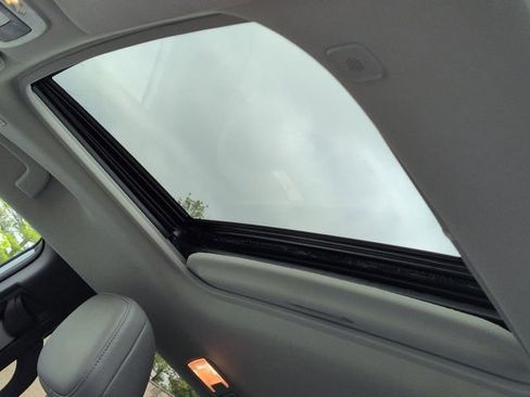 Certified 2025 Toyota Sienna XLE FWD image 14