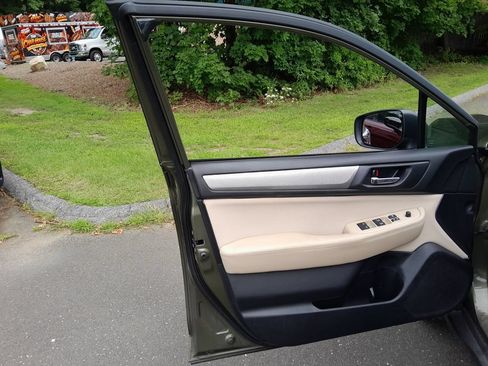 Used 2019 Subaru Outback 2.5i Premium AWD/4WD image 11