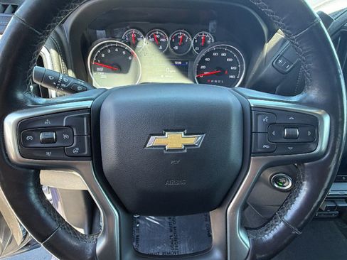 Used 2021 Chevrolet Silverado 1500 LT w/ Z71 Off-Road Package AWD/4WD image 18