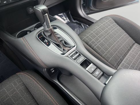 Certified 2025 Honda HR-V Sport image 18
