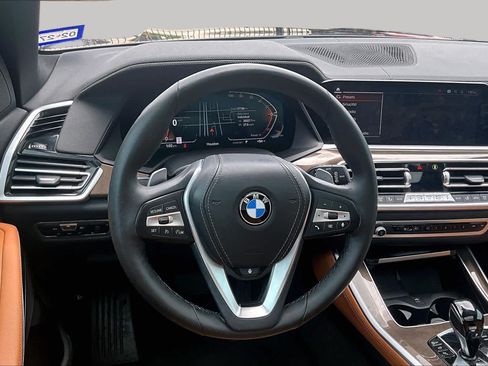 Used 2022 BMW X5 xDrive40i w/ Parking Assistance Package AWD/4WD image 17