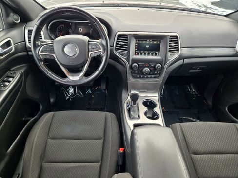 Used 2021 Jeep Grand Cherokee Laredo image 16