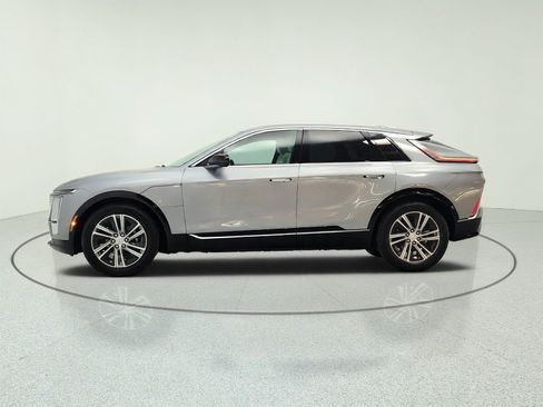 Used 2024 Cadillac Lyriq Luxury RWD image 8