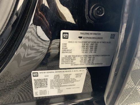 Used 2025 GMC Sierra 1500 SLT RWD image 11