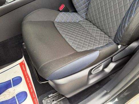 Used 2021 Toyota C-HR XLE FWD image 17