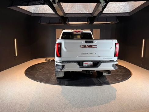 Used 2024 GMC Sierra 2500 Denali w/ Technology Package image 4