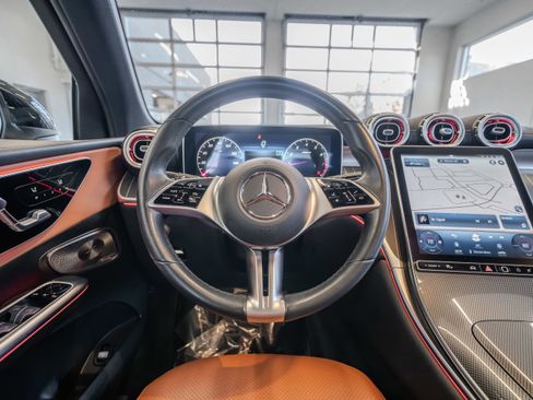 Certified 2023 Mercedes-Benz GLC 300 image 9