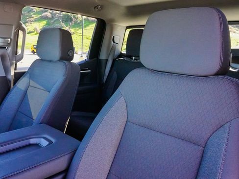 New 2026 GMC Sierra 1500 SLE w/ Preferred Package image 15