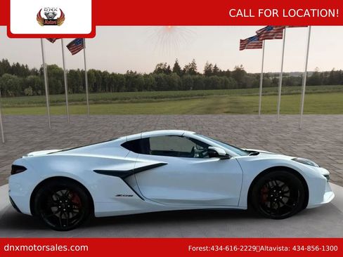 Used 2025 Chevrolet Corvette Z06 RWD image 4