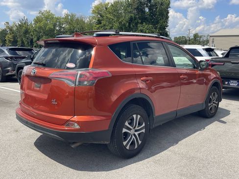 Used 2016 Toyota RAV4 LE AWD/4WD image 7