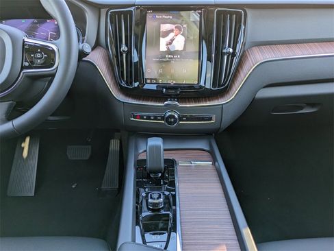 New 2024 Volvo XC60 T8 Plus w/ Protection Package Premier image 22