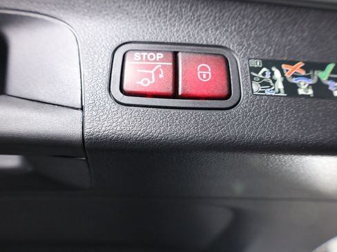 Used 2025 Mercedes-Benz GLS 450 4MATIC image 75