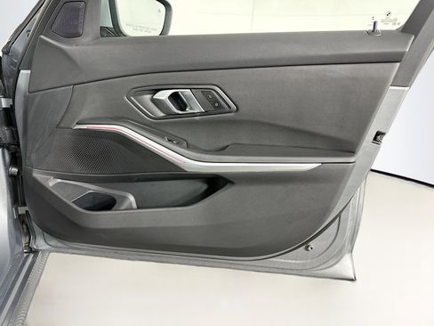 Used 2025 BMW 330i xDrive Sedan w/ Convenience Package image 34