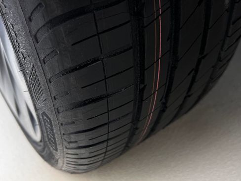 Used 2021 Tesla Model Y Long Range image 29