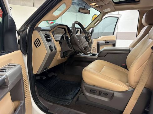 Used 2016 Ford F250 Lariat w/ Lariat Ultimate Package AWD/4WD image 26