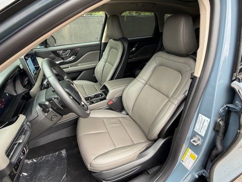 New 2025 Lincoln Corsair Reserve w/ Jet Appearance Package image 22