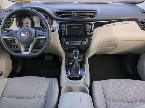 Used 2022 Nissan Rogue Sport SV w/ Technology Package image 15