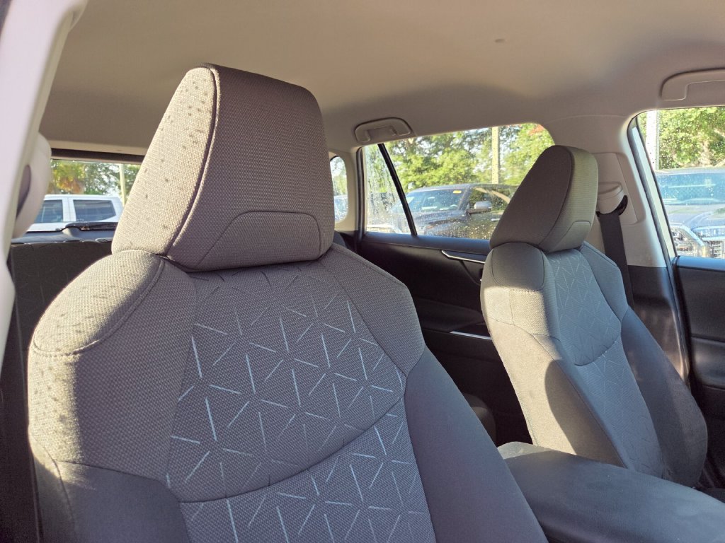 Certified 2021 Toyota RAV4 XLE FWD image 15