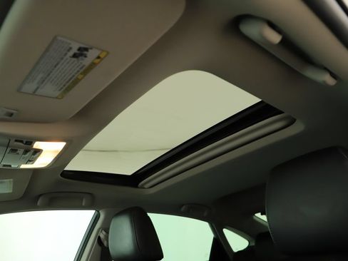 Used 2014 Toyota Avalon Limited w/ Technology Package FWD image 26