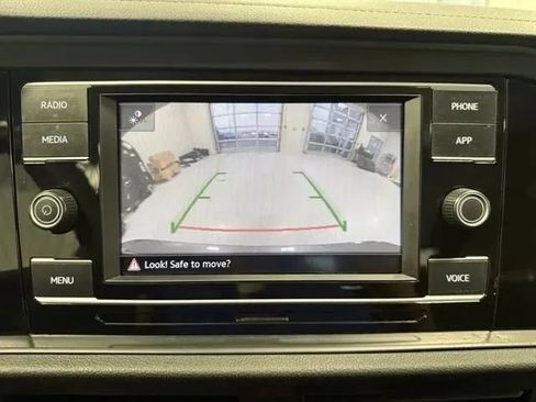 Used 2022 Volkswagen Jetta SE image 34