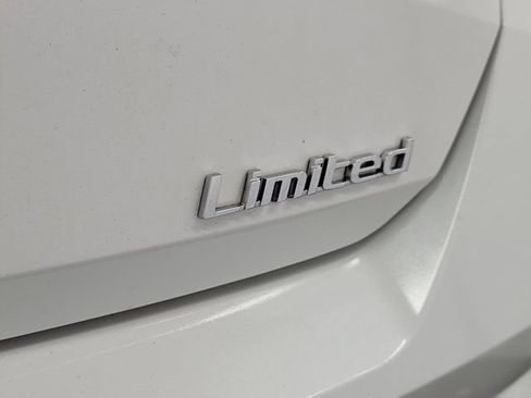 Used 2023 Hyundai Elantra Limited w/ Winter Weather Package FWD image 7