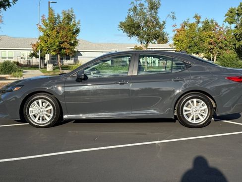Used 2025 Toyota Camry LE image 8
