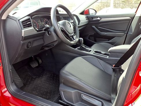 Used 2020 Volkswagen Jetta SE w/ SE Cold Weather Package image 19