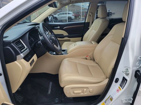 Used 2019 Toyota Highlander Limited Platinum image 10