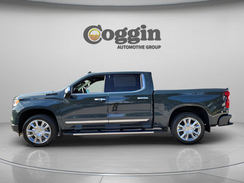 New 2026 Chevrolet Silverado 1500 High Country w/ High Country Premium Package AWD/4WD image 3