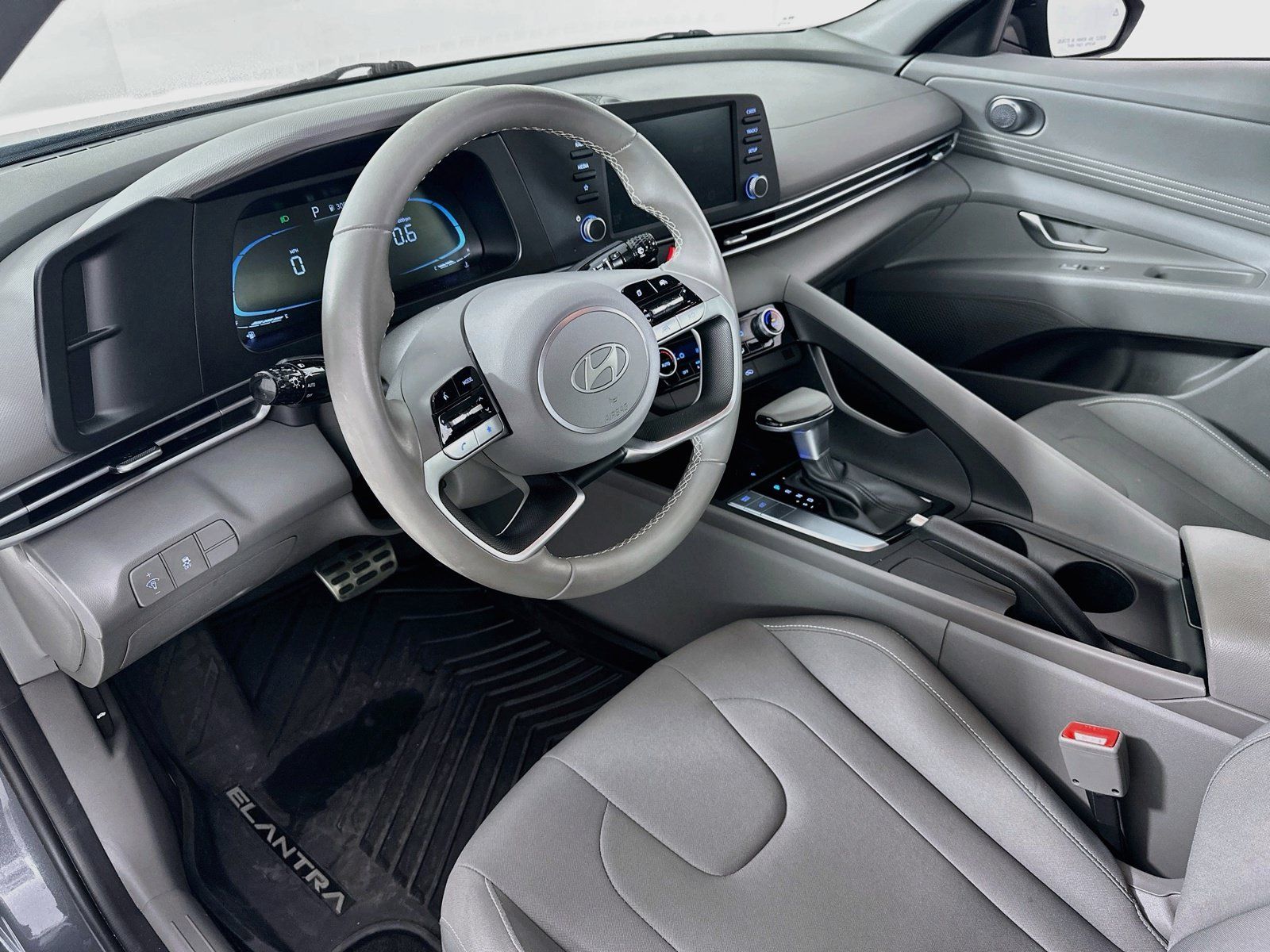Used 2025 Hyundai Elantra Sport FWD image 9