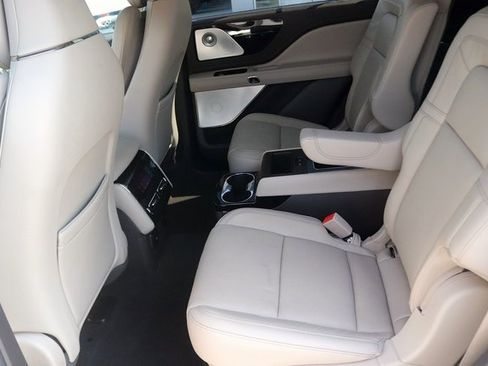 Used 2022 Lincoln Aviator Reserve w/ Equipment Group 201A image 15