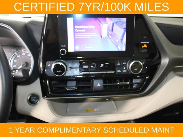 Used 2024 Toyota Highlander XLE AWD/4WD image 24