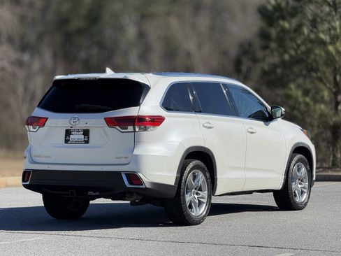Used 2019 Toyota Highlander Limited image 10