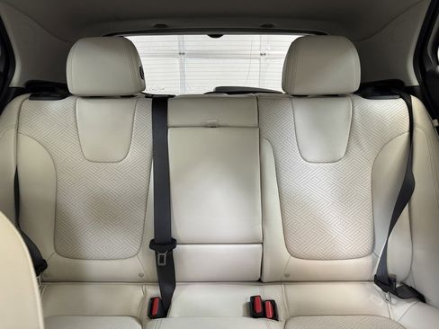 Used 2020 Buick Encore GX Essence w/ Experience Buick Package image 29