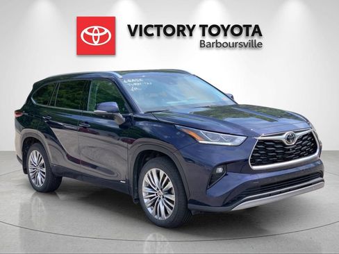 Used 2025 Toyota Highlander Platinum AWD/4WD image 5