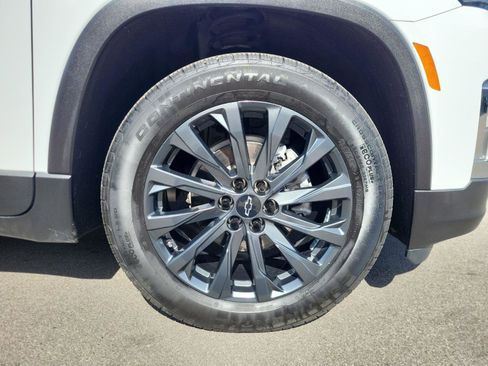 Used 2023 Chevrolet Traverse RS image 31