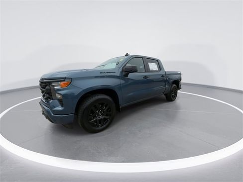 Used 2024 Chevrolet Silverado 1500 Custom w/ Dark Appearance Package image 4