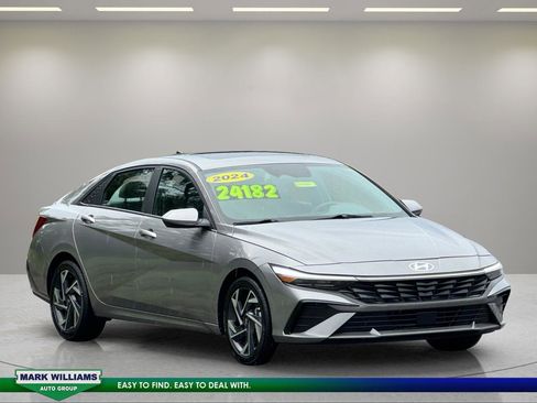 Used 2024 Hyundai Elantra SEL w/ Convenience Package FWD image 1