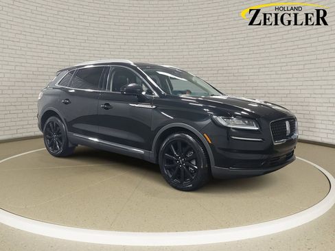 Used 2022 Lincoln Nautilus Reserve w/ Monochromatic Package AWD/4WD image 3