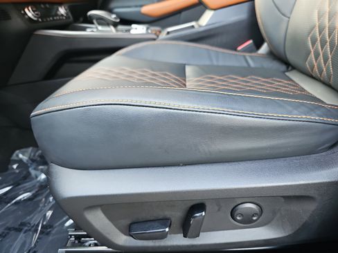Used 2024 Mitsubishi Outlander SEL AWD/4WD image 29