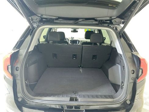 Used 2021 GMC Terrain SLE w/ Driver Convenience Package image 30